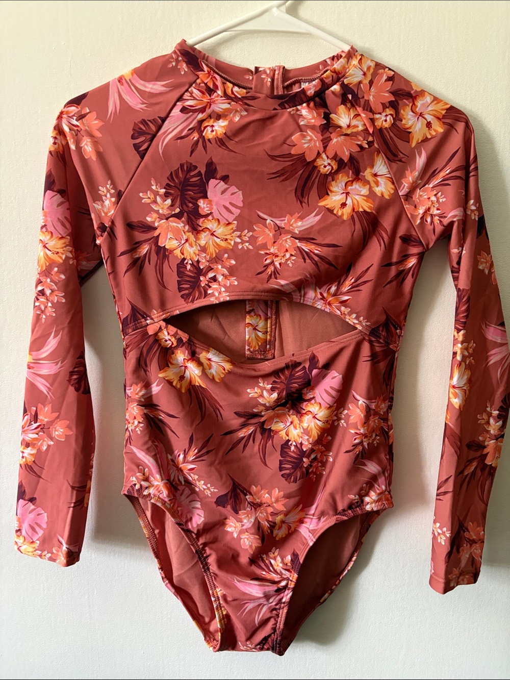 art class Floral Long-Sleeve Cutout Rashguard - Rust Pink